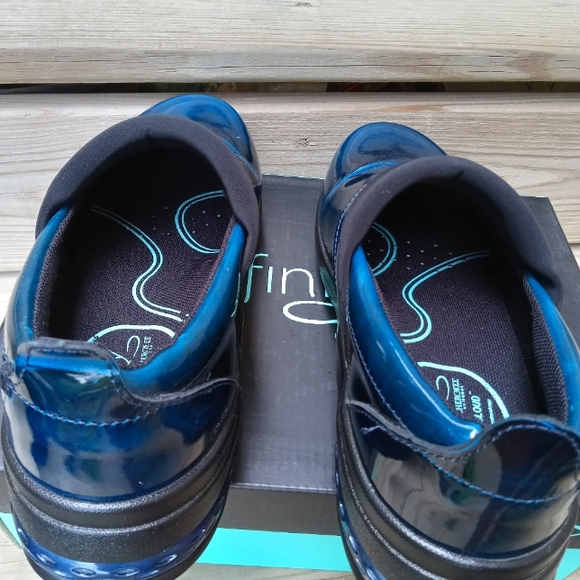 Infinity By Cherokee Stride Clogs/Size 7.5 - Picture 8 of 12